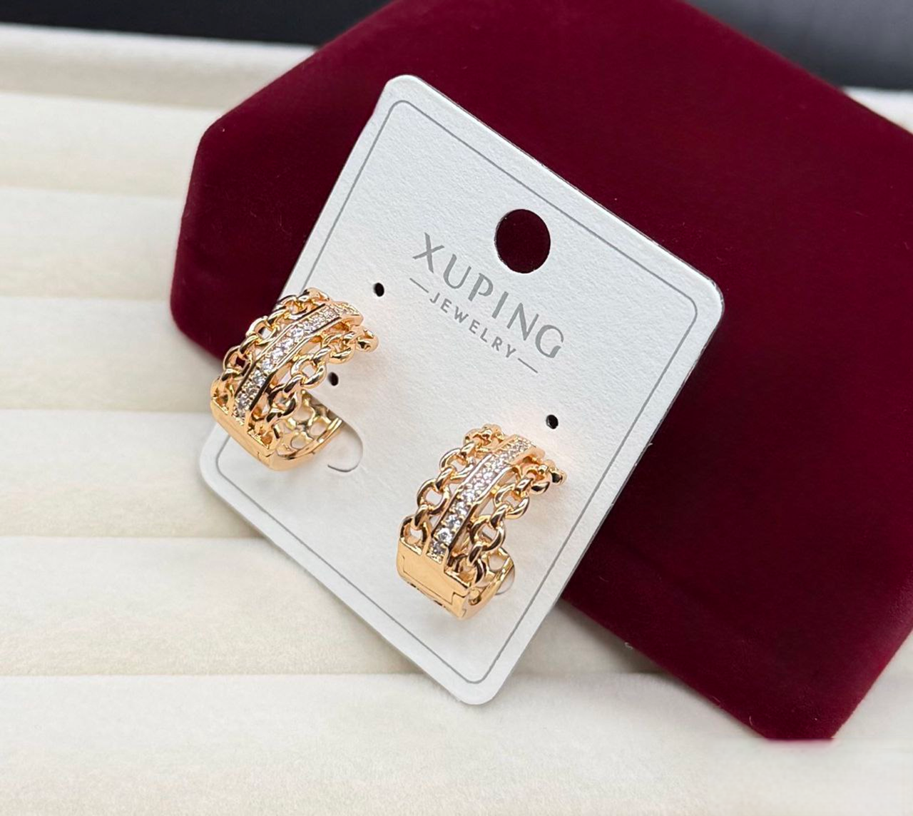 Сережки Xuping гіпоалергенне медичне золото з лінією каміння стильна прикраса для щоденного образу