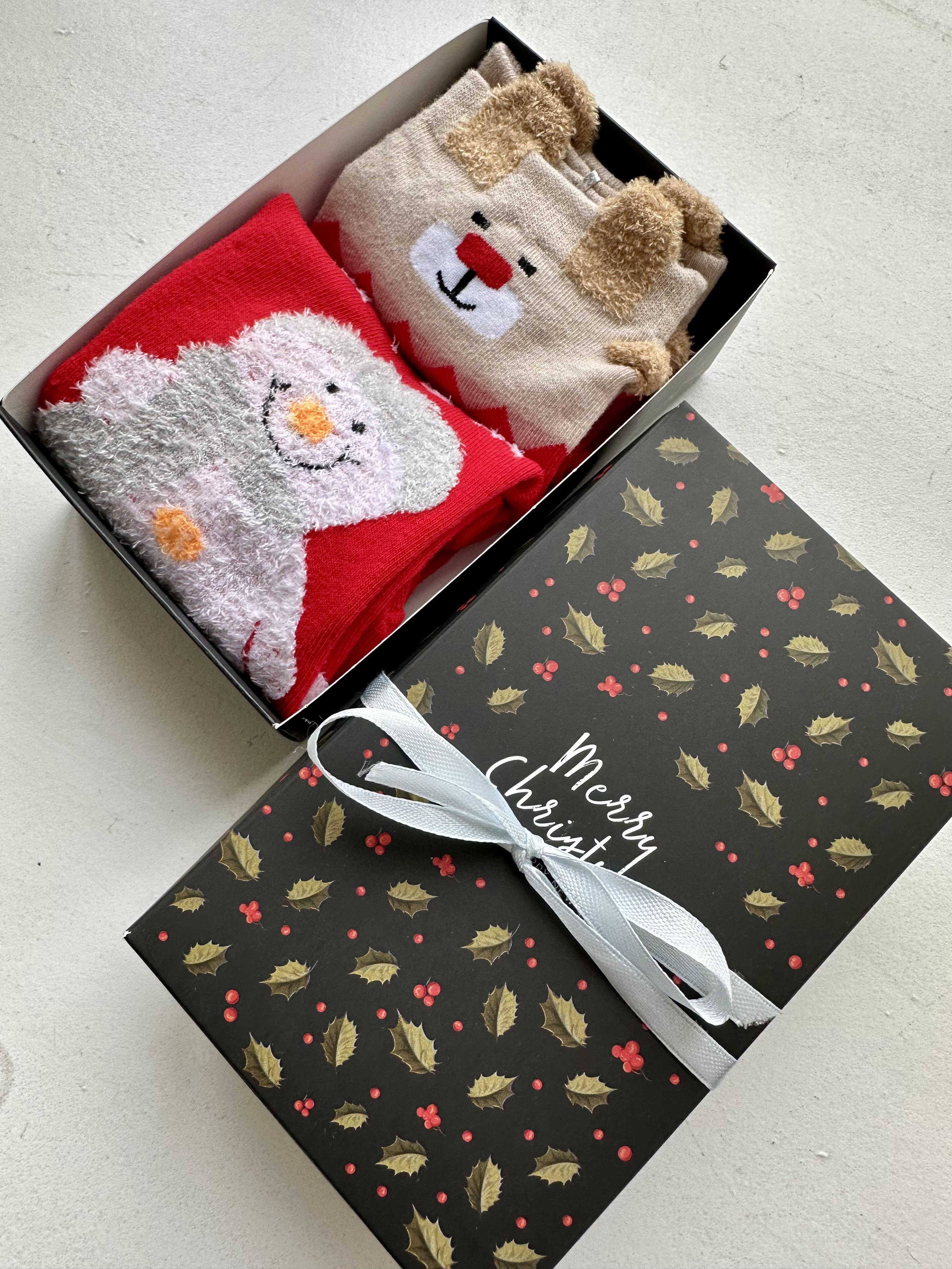 Набір подарунковий з новорічними шкарпетками (13532673)