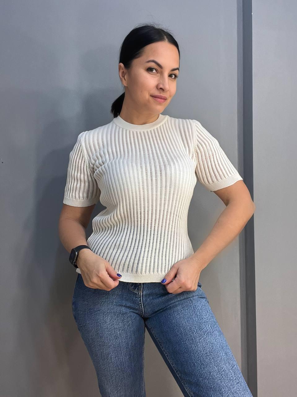 Реглан женский KARON 10624 ажурная вязка полоса лапша полупрозрачный короткий рукав OS Молочный (1353) - фото 7 Реглан женский KARON 10624 ажурная вязка полоса лапша полупрозрачный короткий рукав OS Молочный (1353) - фото 7