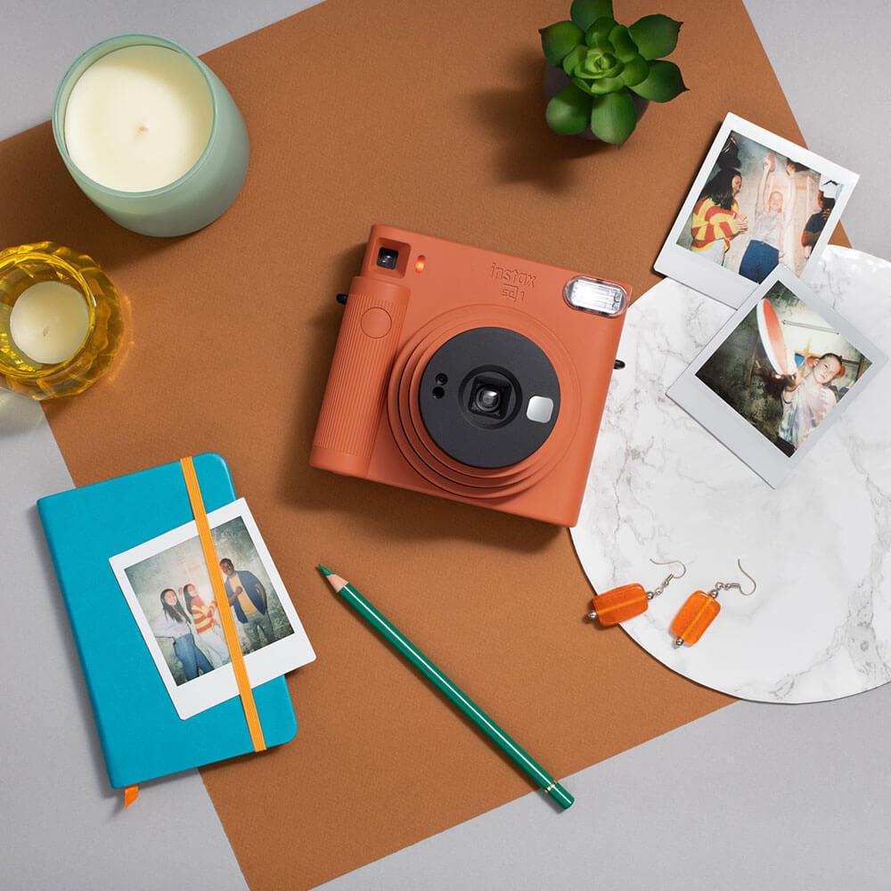 Подарунковий набір Fujifilm Instax Square SQ1 фотопапір 40 шт./чохол/фотоальбом 80 фото Помаранчевий - фото 10 Подарунковий набір Fujifilm Instax Square SQ1 фотопапір 40 шт./чохол/фотоальбом 80 фото Помаранчевий - фото 10