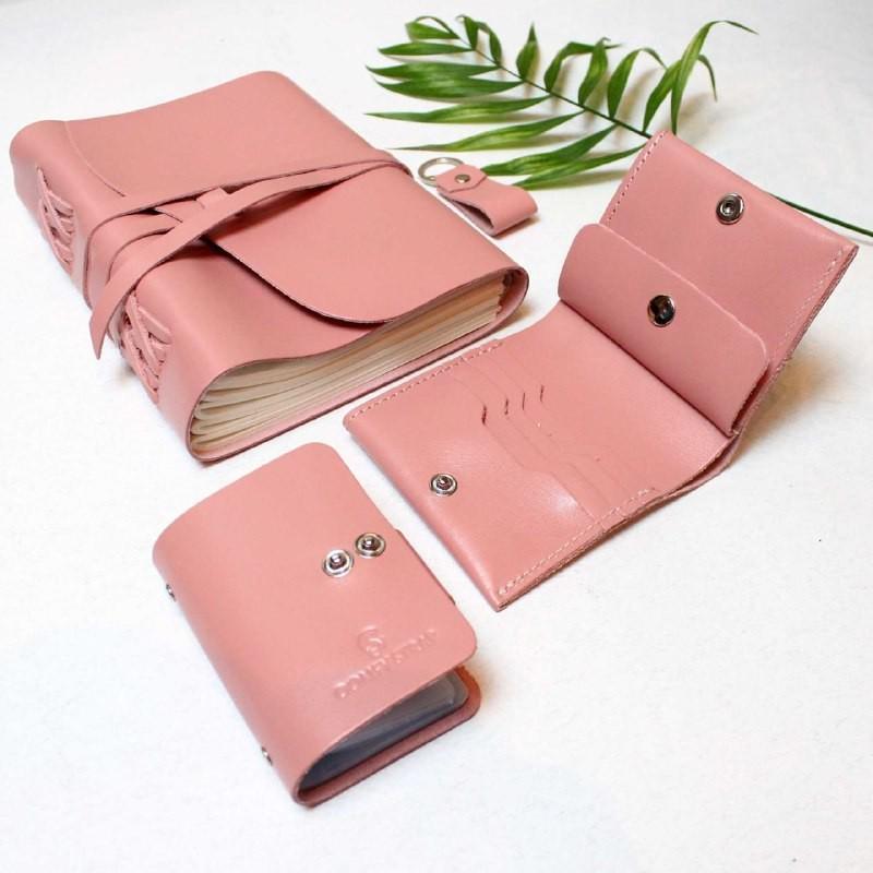 Подарочный набор кожаных изделий блокнот/кошелек/картхолдер/брелок Розовый