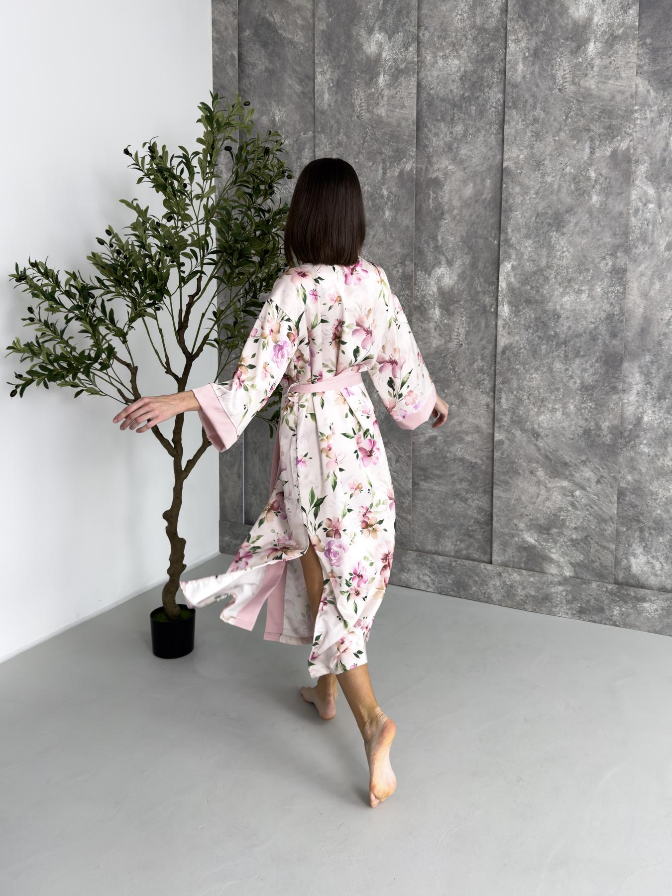 Женский Халат-кимоно длинный COSY Morning Bloom Розовые цветы шелк-сатин L/XL Молочный MB1 (MB1/LXL) - фото 2 Женский Халат-кимоно длинный COSY Morning Bloom Розовые цветы шелк-сатин L/XL Молочный MB1 (MB1/LXL) - фото 2