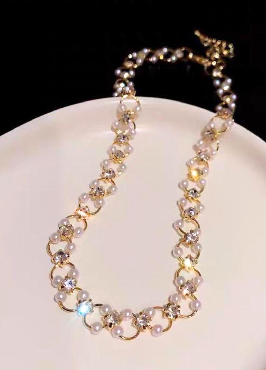 Ланцюжок-чокер жіночий з камінцями та бусинками Fashion Jewelry Золотистий (15268) - фото 8 Ланцюжок-чокер жіночий з камінцями та бусинками Fashion Jewelry Золотистий (15268) - фото 8