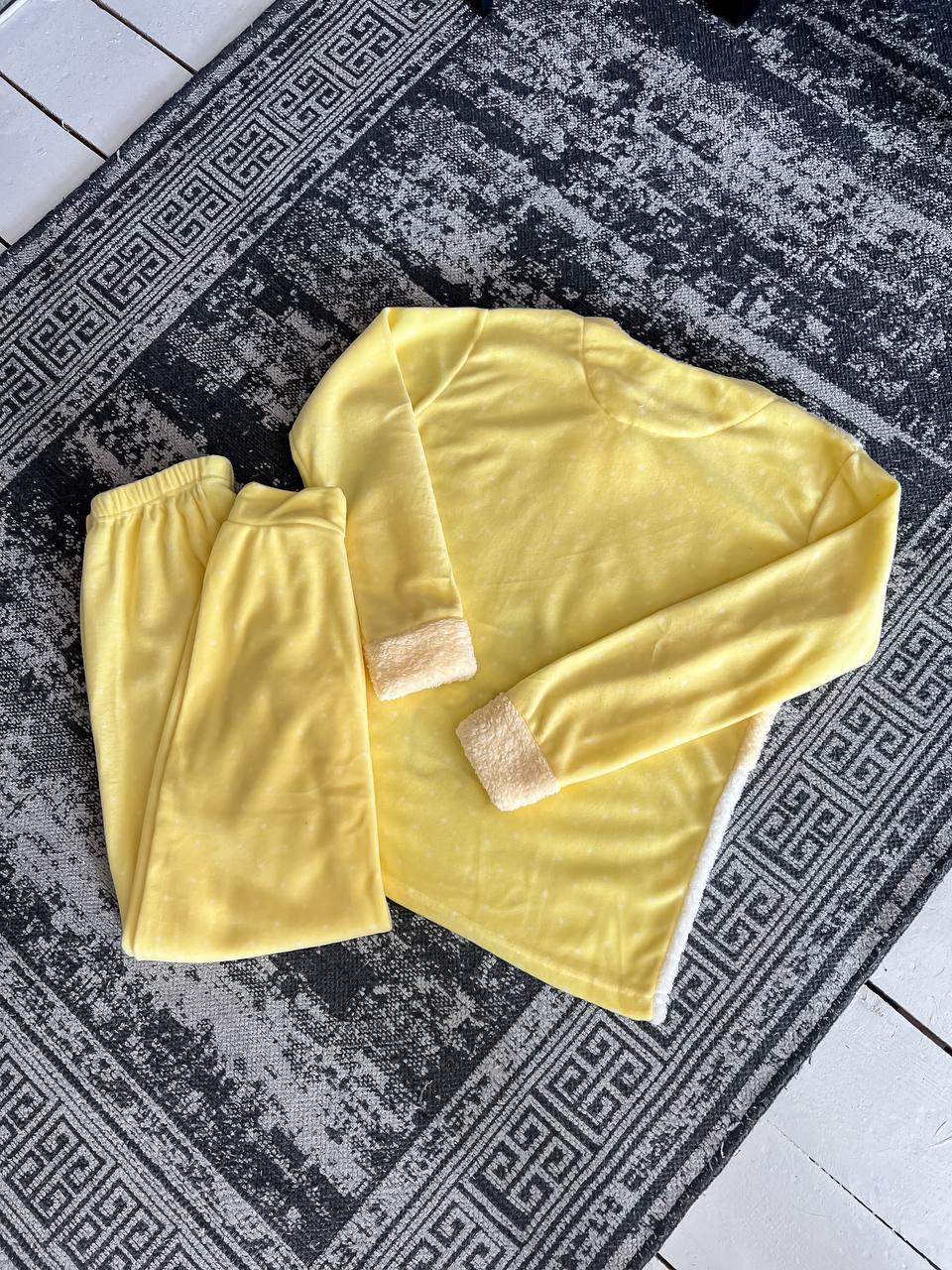 Пижама женская теплая DO2164 с принтом и маской для сна XL Желтый - фото 7 Пижама женская теплая DO2164 с принтом и маской для сна XL Желтый - фото 7