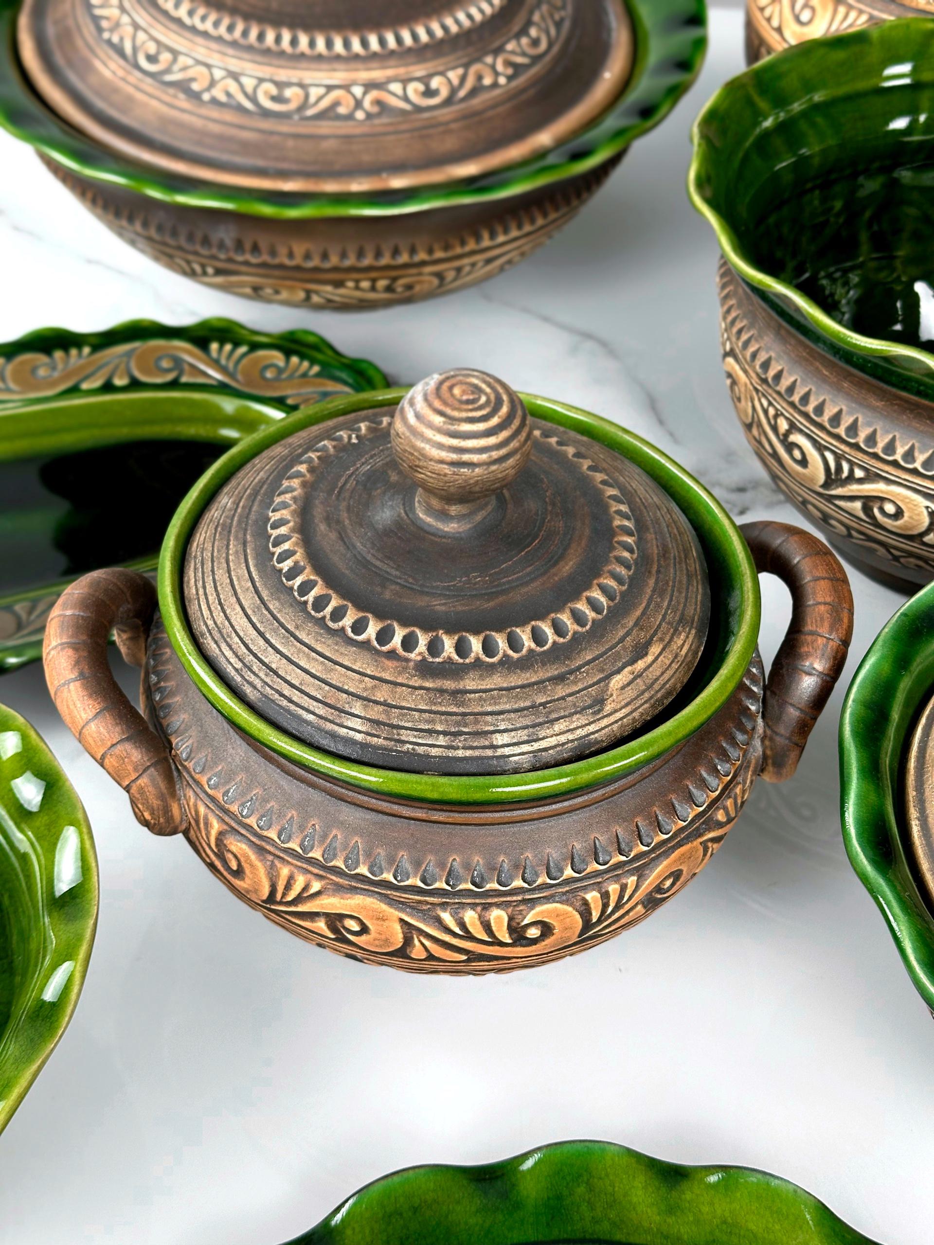 Набор глиняной посуды Рождественский Двенадцать блюд Гражда на 6 человек Коричневый (17019-37) - фото 7 Набор глиняной посуды Рождественский Двенадцать блюд Гражда на 6 человек Коричневый (17019-37) - фото 7