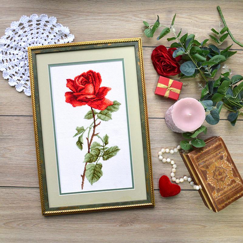 Набор для вышивки крестом Алая роза (71)