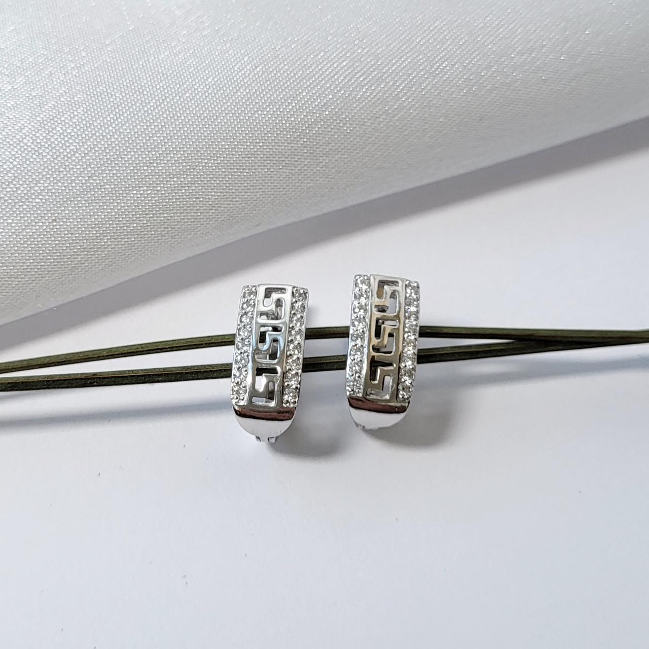 Серьги с белыми камнями серебро 925 пробы 3,30 г (5013р)
