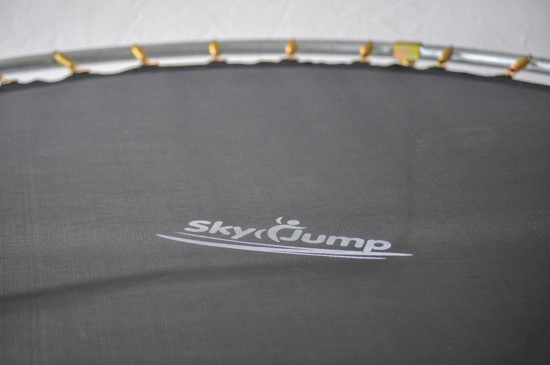 Батут SkyJump із захисною сіткою та драбинкоюю 8 фт. 252 см (SJ8ft252) - фото 2