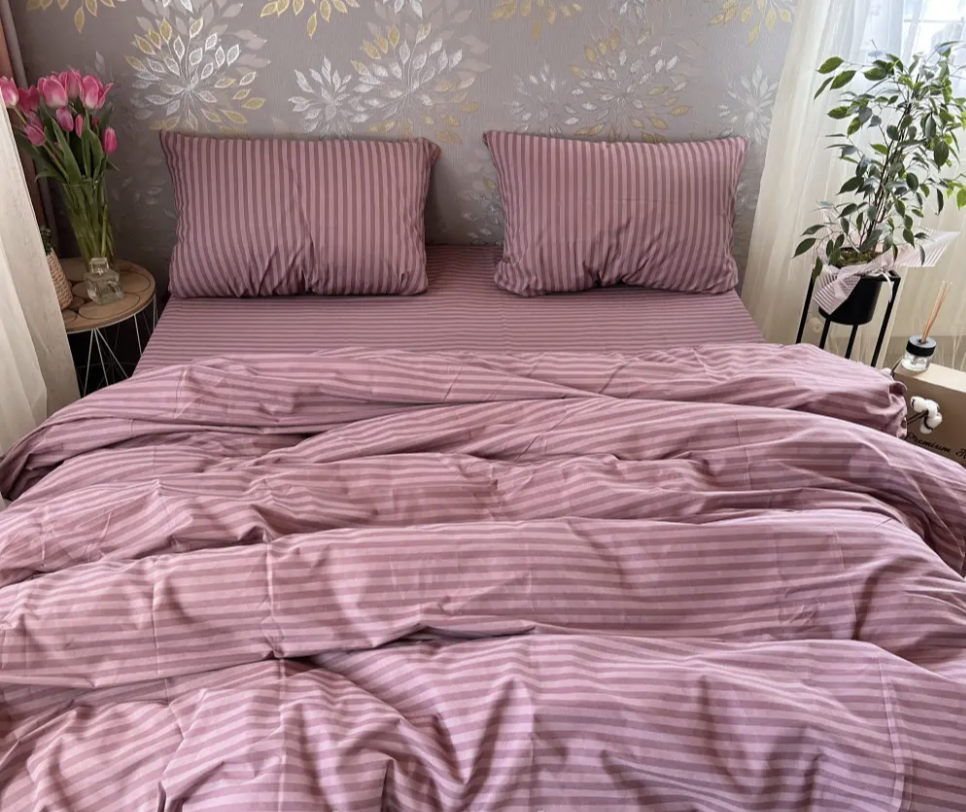 Комплект постільної білизни Gold У смужку полуторний Рожевий (bz96) - фото 1 Комплект постільної білизни Gold У смужку полуторний Рожевий (bz96) - фото 1