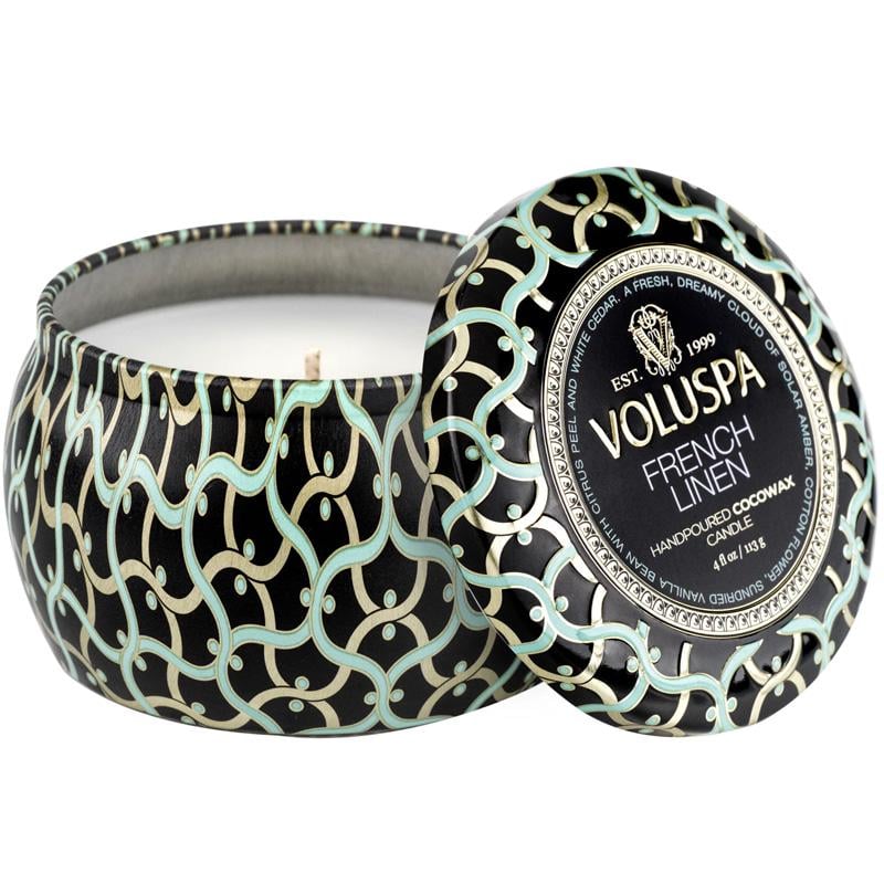 Свеча ароматическая Voluspa Maison Noir French Linene 113 г металлическая шкатулка (111002681)