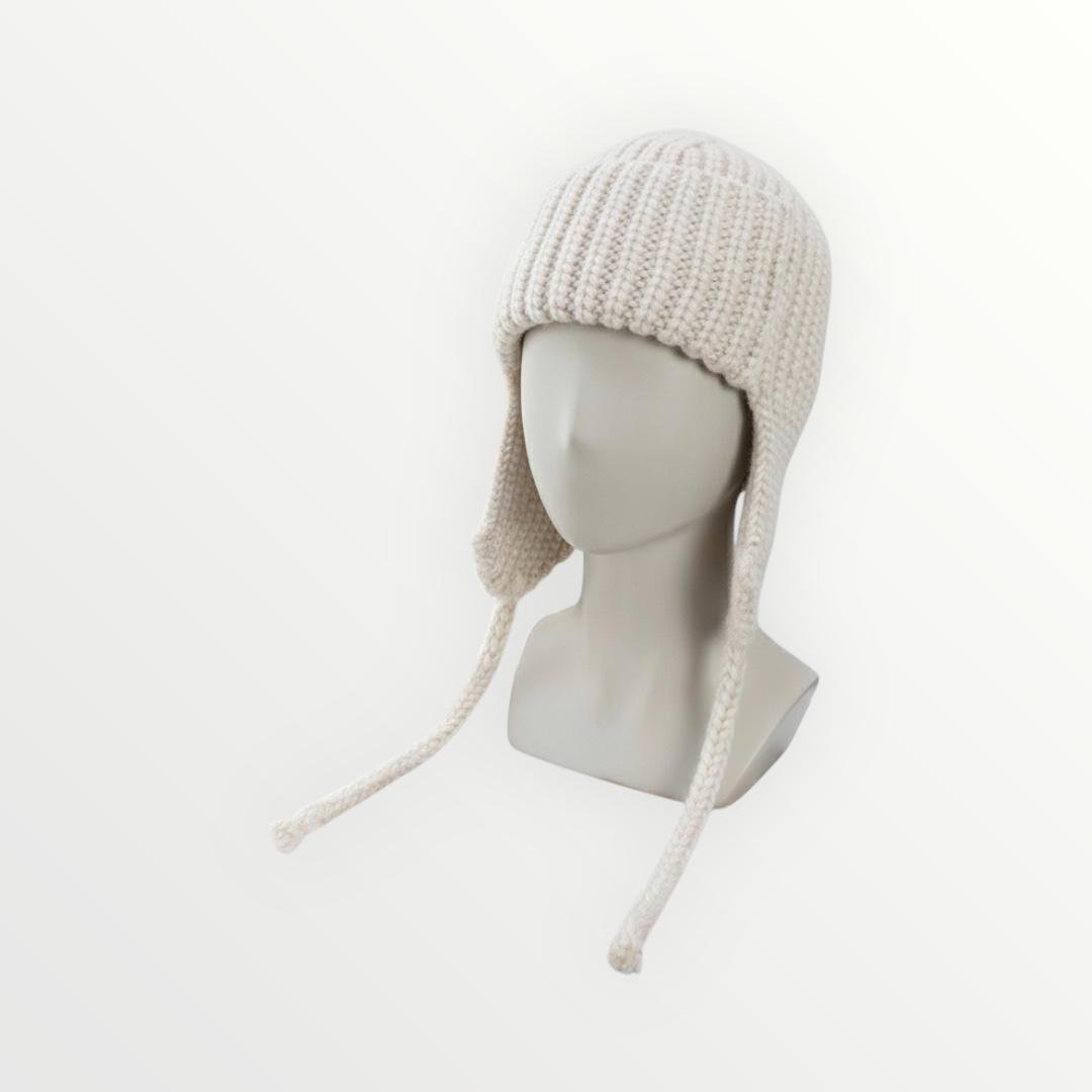 Шапка ушанка вязаная унисекс One size Молочная (014941)