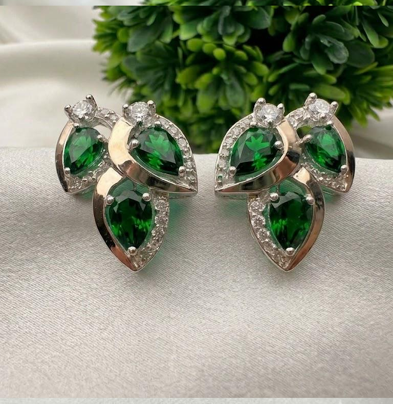 Серьги Светлана из серебра 925 с золотыми напайками 375 и цирконами Зеленый (2976062299) Серьги Светлана из серебра 925 с золотыми напайками 375 и цирконами Зеленый (2976062299)