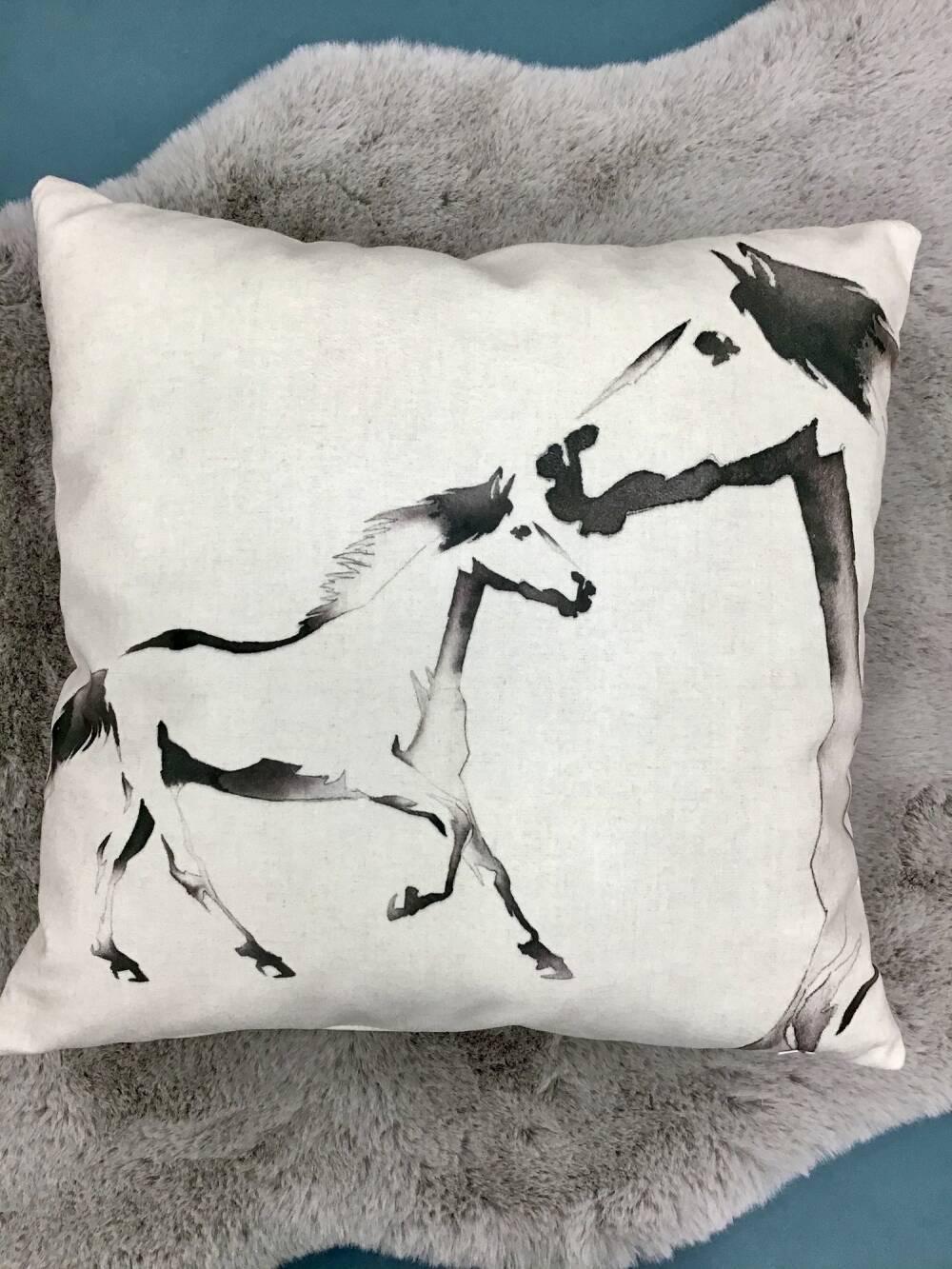 Подушка декоративна Maestro 45x45 см Сірий/Білий (000084721)