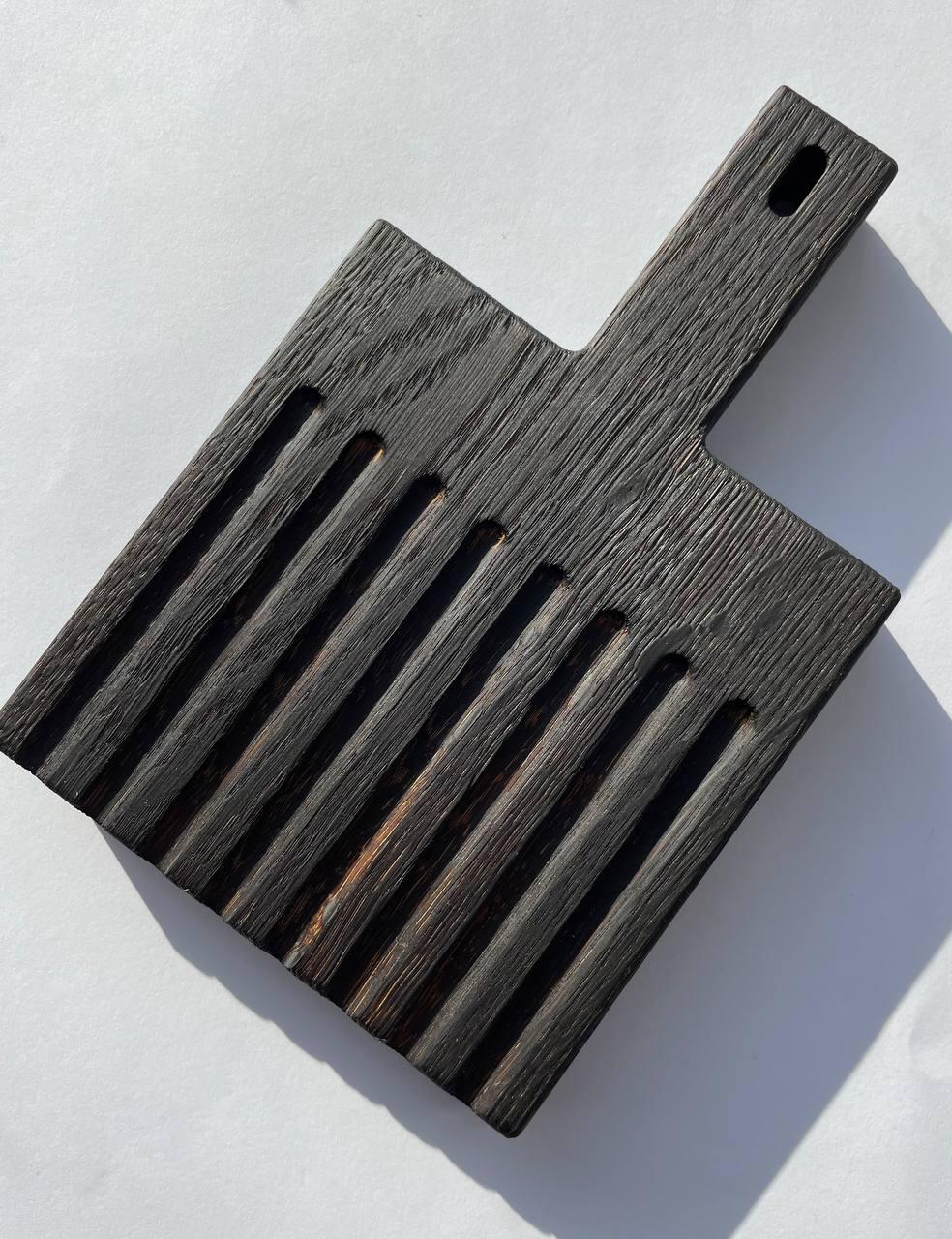 Доска обпаленая деревяная с ручкой для подачи блюд 13х20 см (9230093)