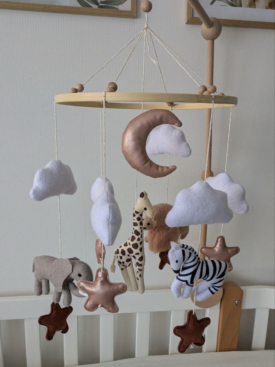 Мобіль в дитяче ліжечко Сафарі з фетровими тваринами (27729264)