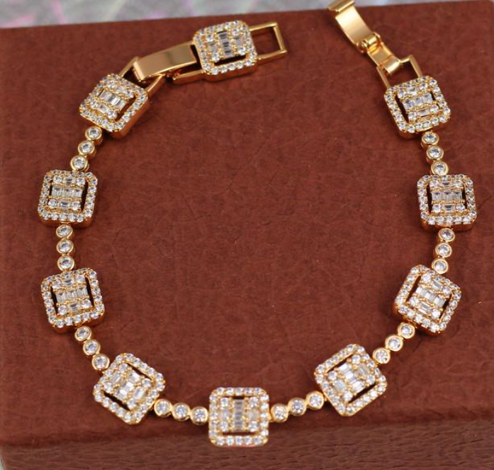 Браслет Xuping Jewelry Блеск камней 19 см 9 мм Золотистый