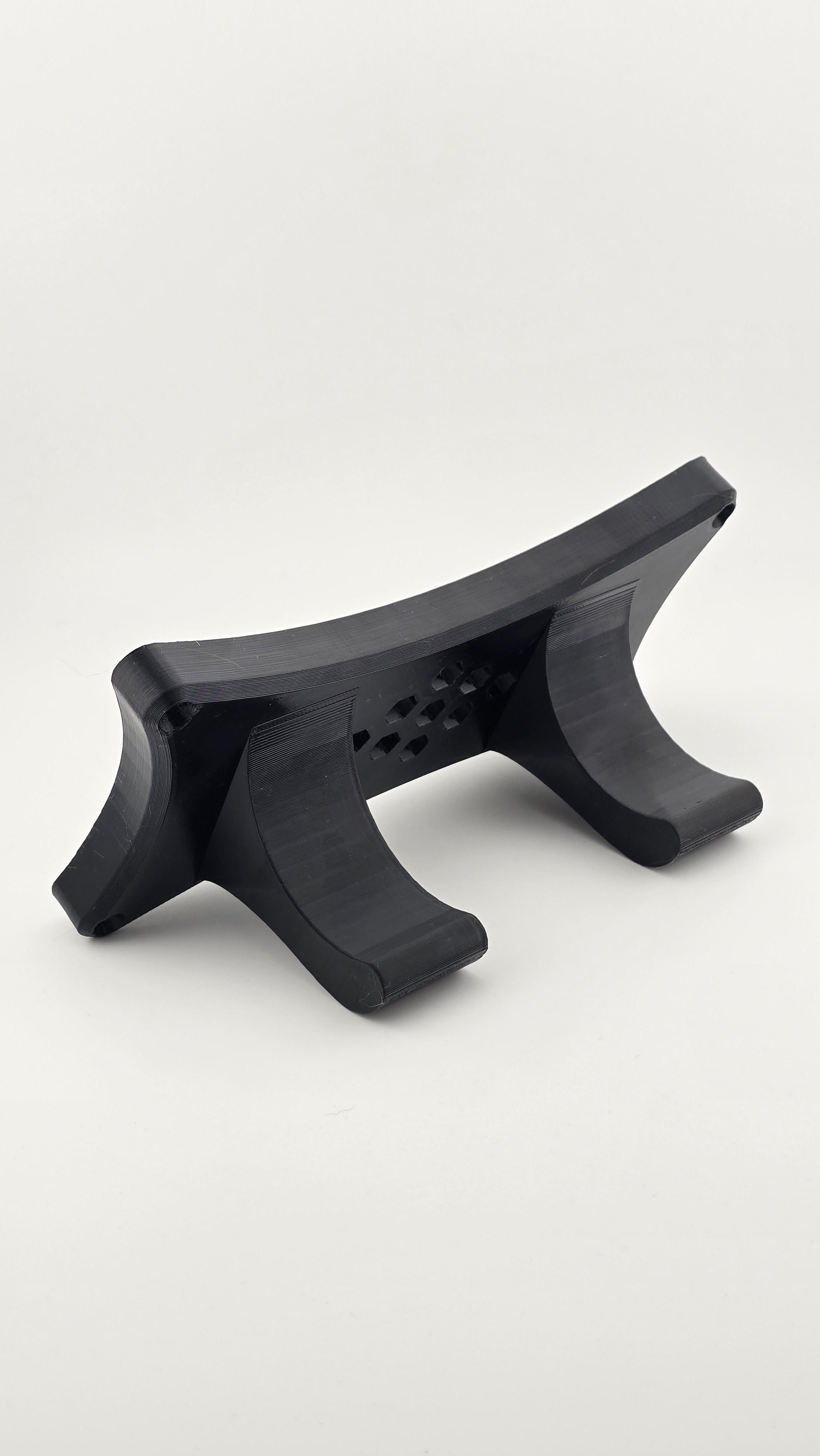 Держатель для скейтбордов/лонгбордов настенный пластиковый (0051)