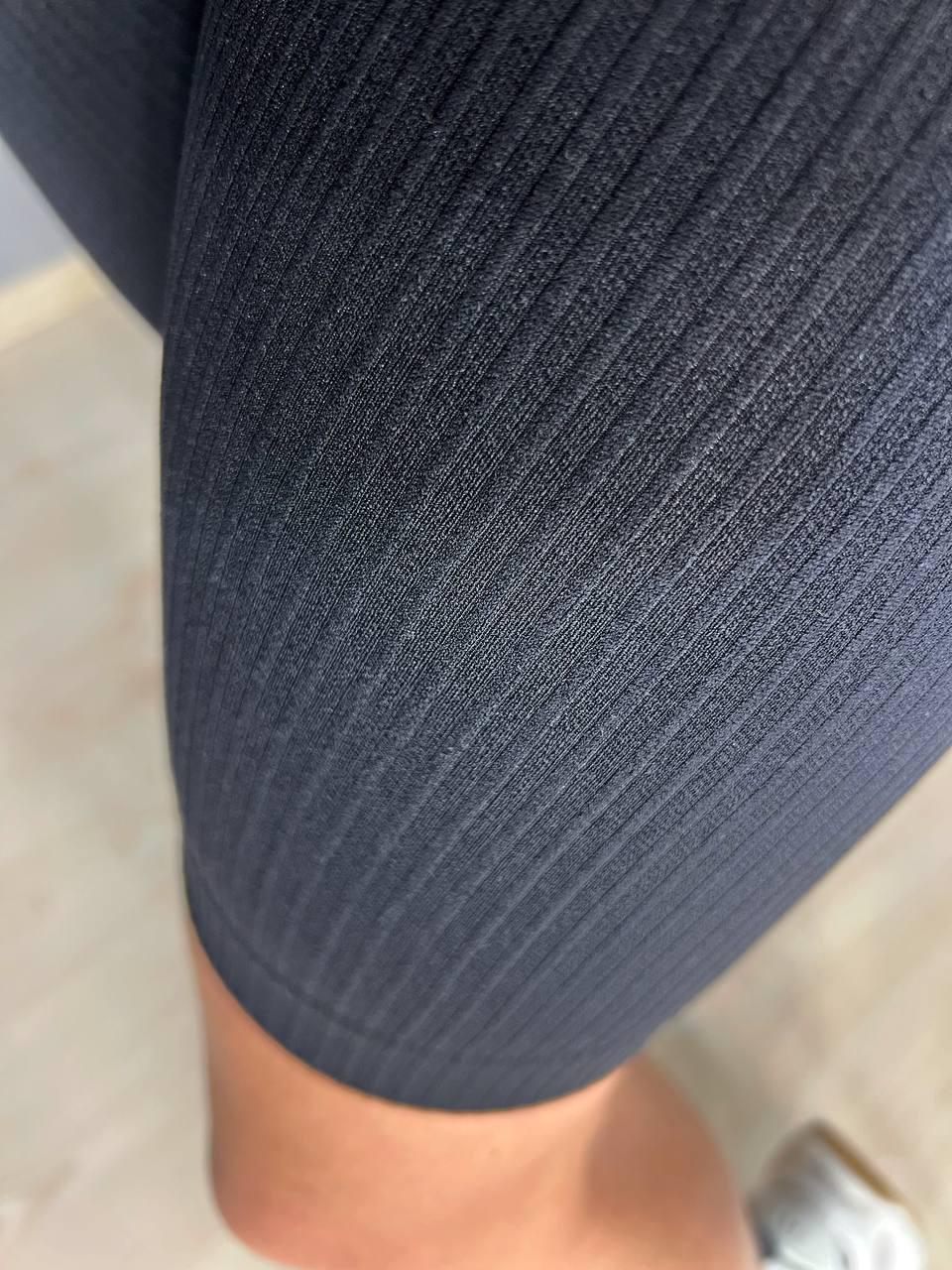 Шорти жіночі Kenalin 0412 велосипедки лосини в рубчик пуш-ап широкий пояс середня довжина OS Чорний (3936) - фото 7 Шорти жіночі Kenalin 0412 велосипедки лосини в рубчик пуш-ап широкий пояс середня довжина OS Чорний (3936) - фото 7