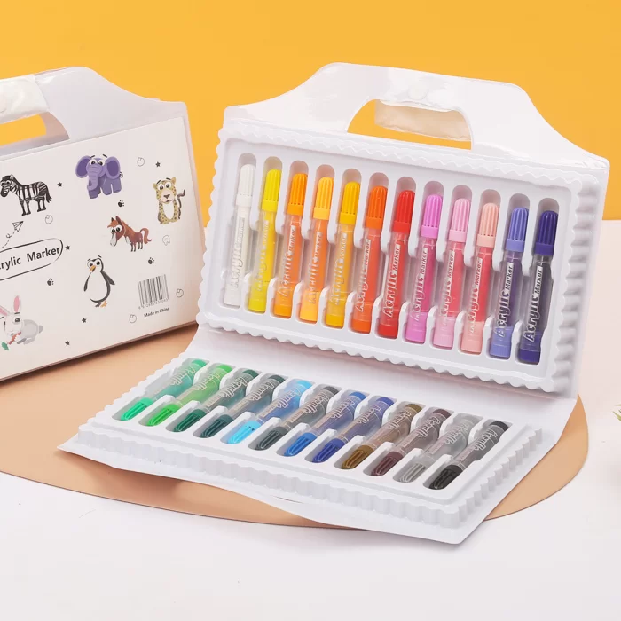 Набор акриловых маркеров MD 113 в кейсе 24 цвета.