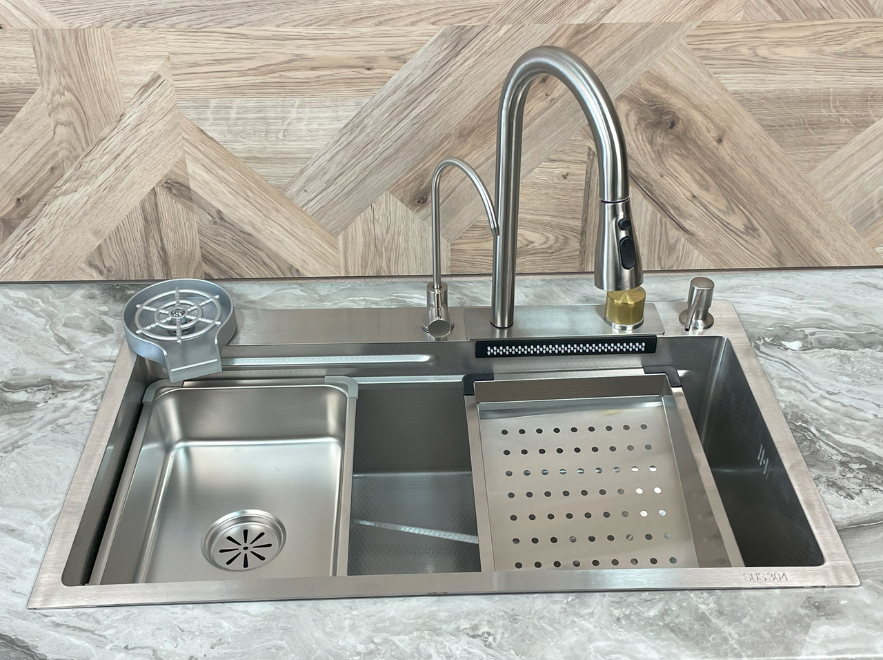 Мойка кухонная из нержавеющей стали Kroner Handmade SP7545HB Brushed Silver