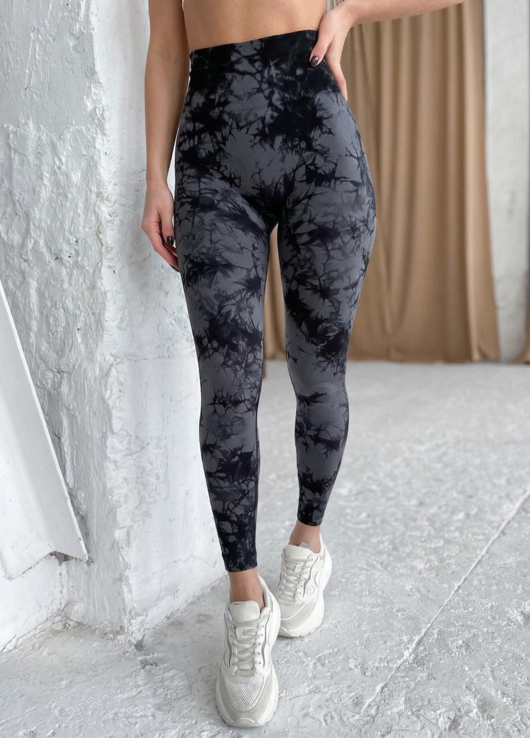 Лосины женские мраморные с эффектом пуш ап для тренировок и повседневности XL Серый (70281XL)