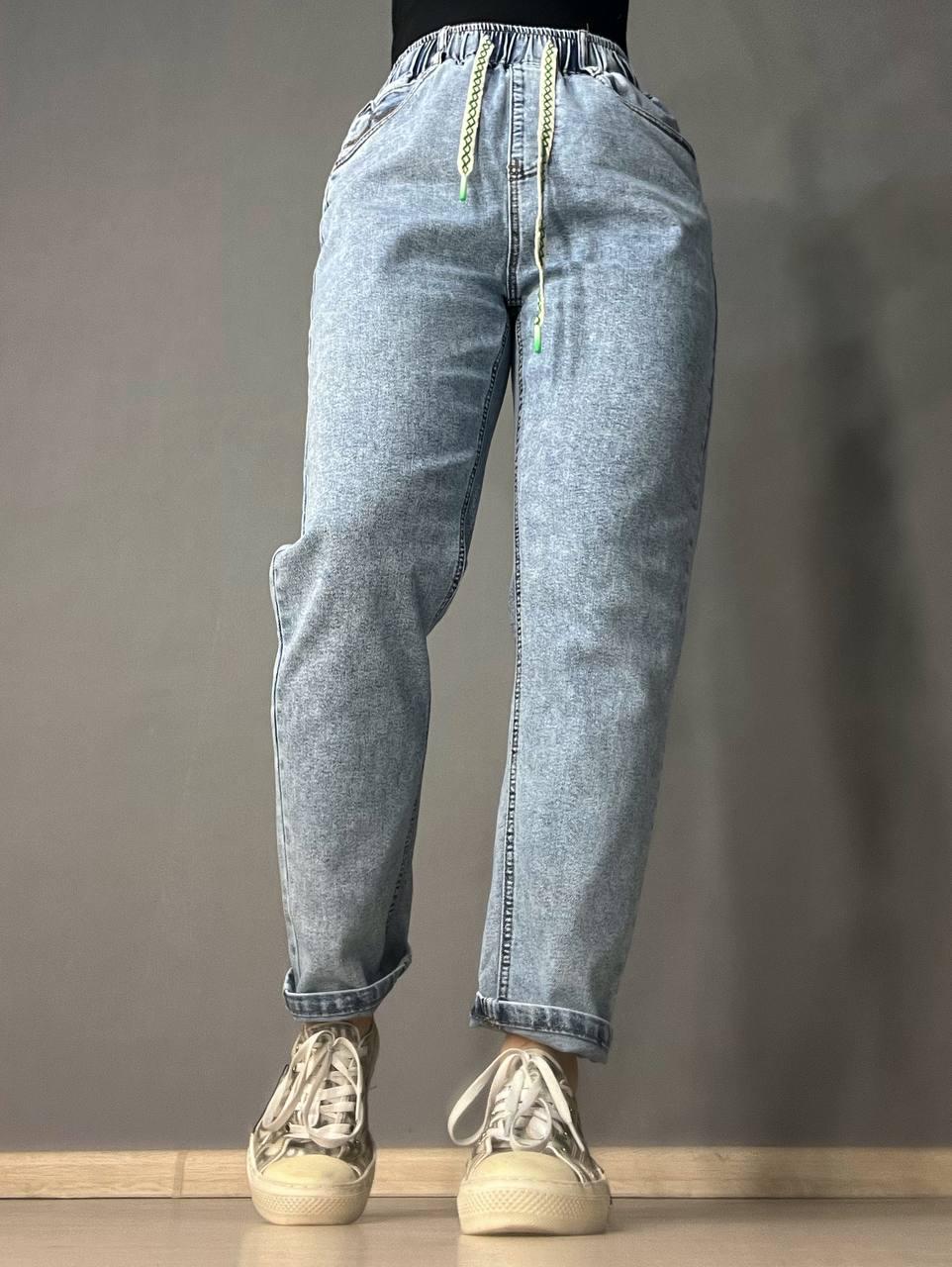 Джинсы женские Lookvng 8119-1 Mom Jeans Comfort большие размеры талия на резинке р. 31 Голубой (4020) Джинсы женские Lookvng 8119-1 Mom Jeans Comfort большие размеры талия на резинке р. 31 Голубой (4020)