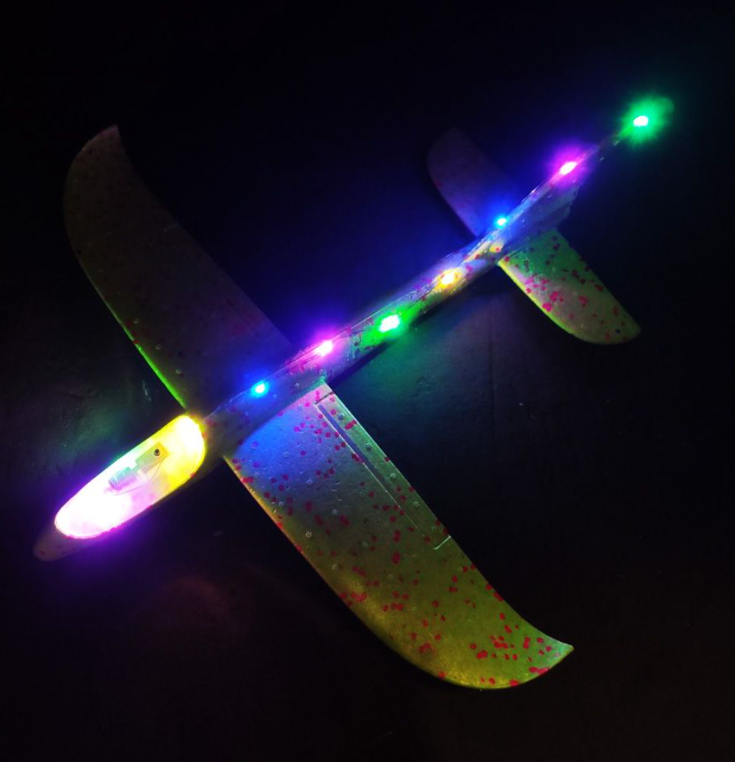 Планер-літачок HM-2022 пінопластовий 48 см зі світловим ефектом Зелений (25697441) - фото 2 Планер-літачок HM-2022 пінопластовий 48 см зі світловим ефектом Зелений (25697441) - фото 2