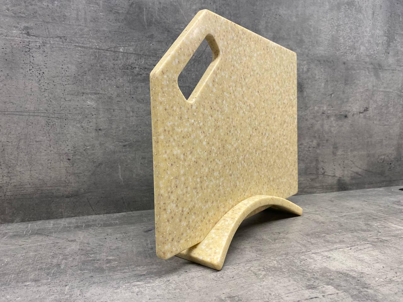 Доска кухонная Eldora на подставке из искусственного акрилового камня 360x260 мм (23857932) - фото 2 Доска кухонная Eldora на подставке из искусственного акрилового камня 360x260 мм (23857932) - фото 2