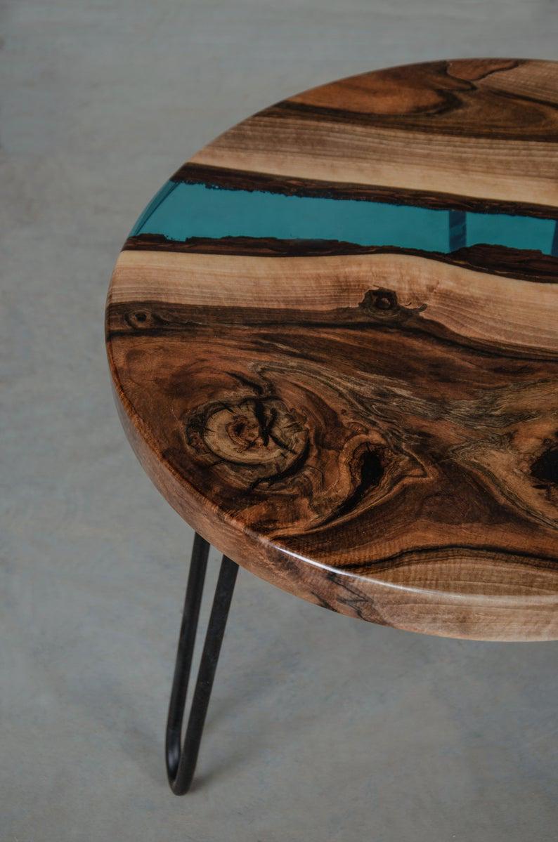 Стол журнальный річка Остин дизайнерский круглый из прозрачной эпоксидной смолы и массива ореха 800х480 мм. - фото 7 Стол журнальный річка Остин дизайнерский круглый из прозрачной эпоксидной смолы и массива ореха 800х480 мм. - фото 7