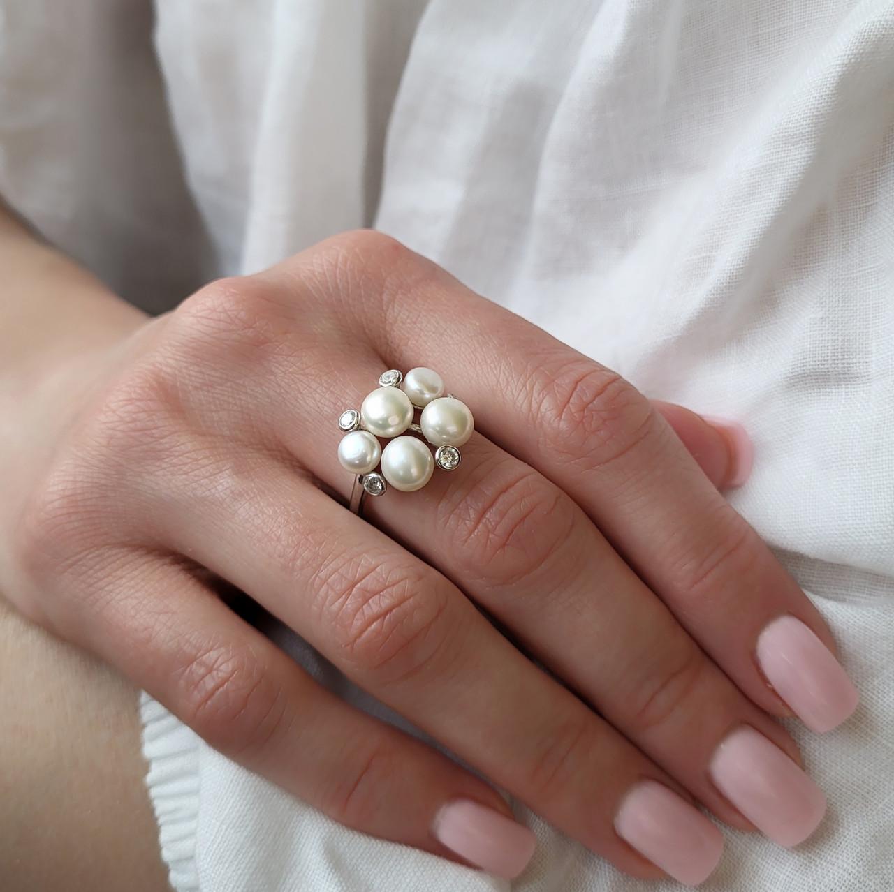 Каблучка з білими перлинами срібло 925 проби родоване 4,19 г р. 18 (917к) - фото 4 Каблучка з білими перлинами срібло 925 проби родоване 4,19 г р. 18 (917к) - фото 4