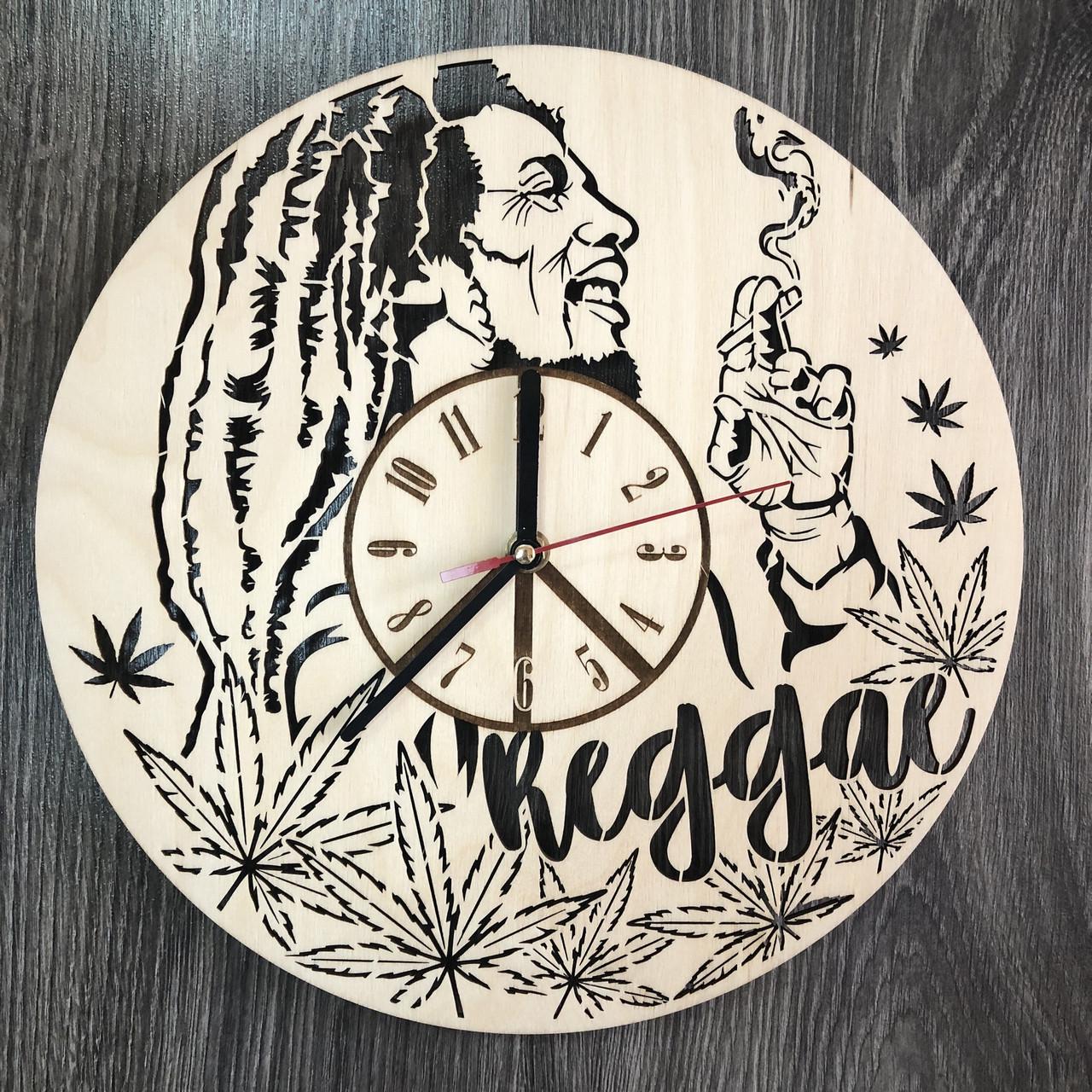 Часы настенные тематические в интерьер Регги