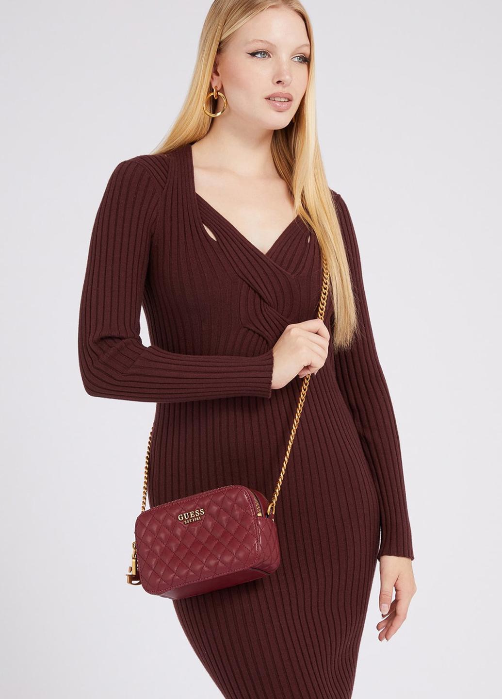 Сумка кросс боди женская из эко кожи Guess MAILA CAMERA BAG HWQB8661140-MER Бордовый - фото 5 Сумка кросс боди женская из эко кожи Guess MAILA CAMERA BAG HWQB8661140-MER Бордовый - фото 5