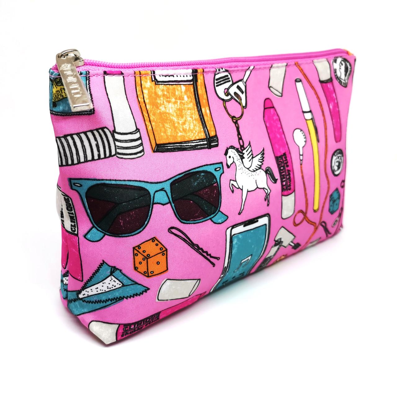 Косметичка текстильна з малюнками.