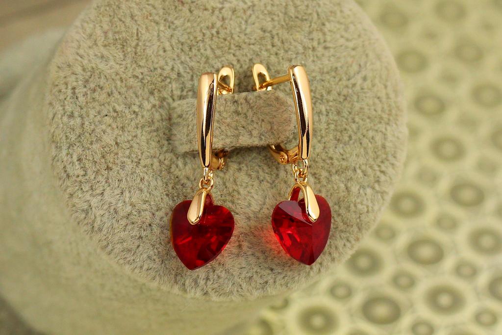 Серьги подвески Xuping Jewelry Сердечки сваровски 2,8 см Красный хамелеон/Золотистый (33480865)