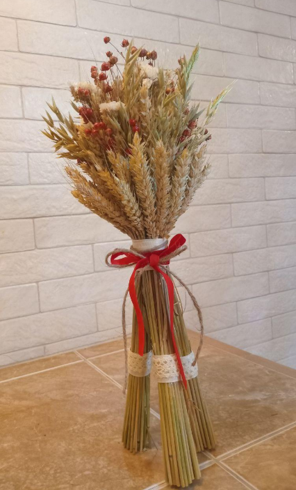 Дідух різдвяний з колосcя пшениці/льону та вівса на трьох ніжках 40-45 см з червоною стрічкою (2814660771) Дідух різдвяний з колосcя пшениці/льону та вівса на трьох ніжках 40-45 см з червоною стрічкою (2814660771)