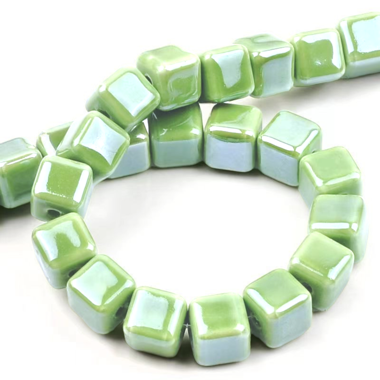 Бусины Куб керамические 8х8 мм 5 шт. Салатовый (КБ0808д11)