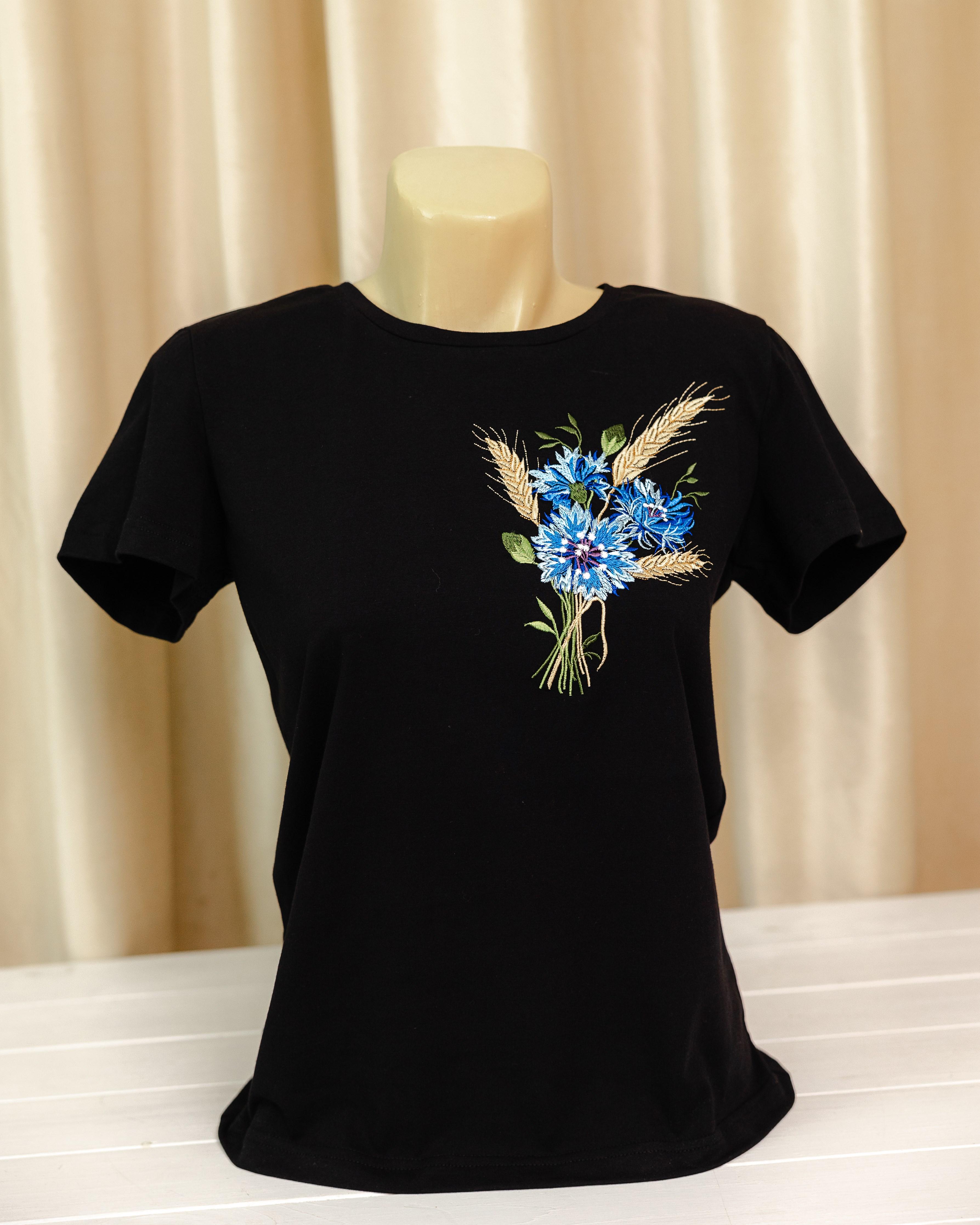 Футболка женская Волошковый букет с вышивкой 2XL Черный (0002211-XXL) - фото 5 Футболка женская Волошковый букет с вышивкой 2XL Черный (0002211-XXL) - фото 5