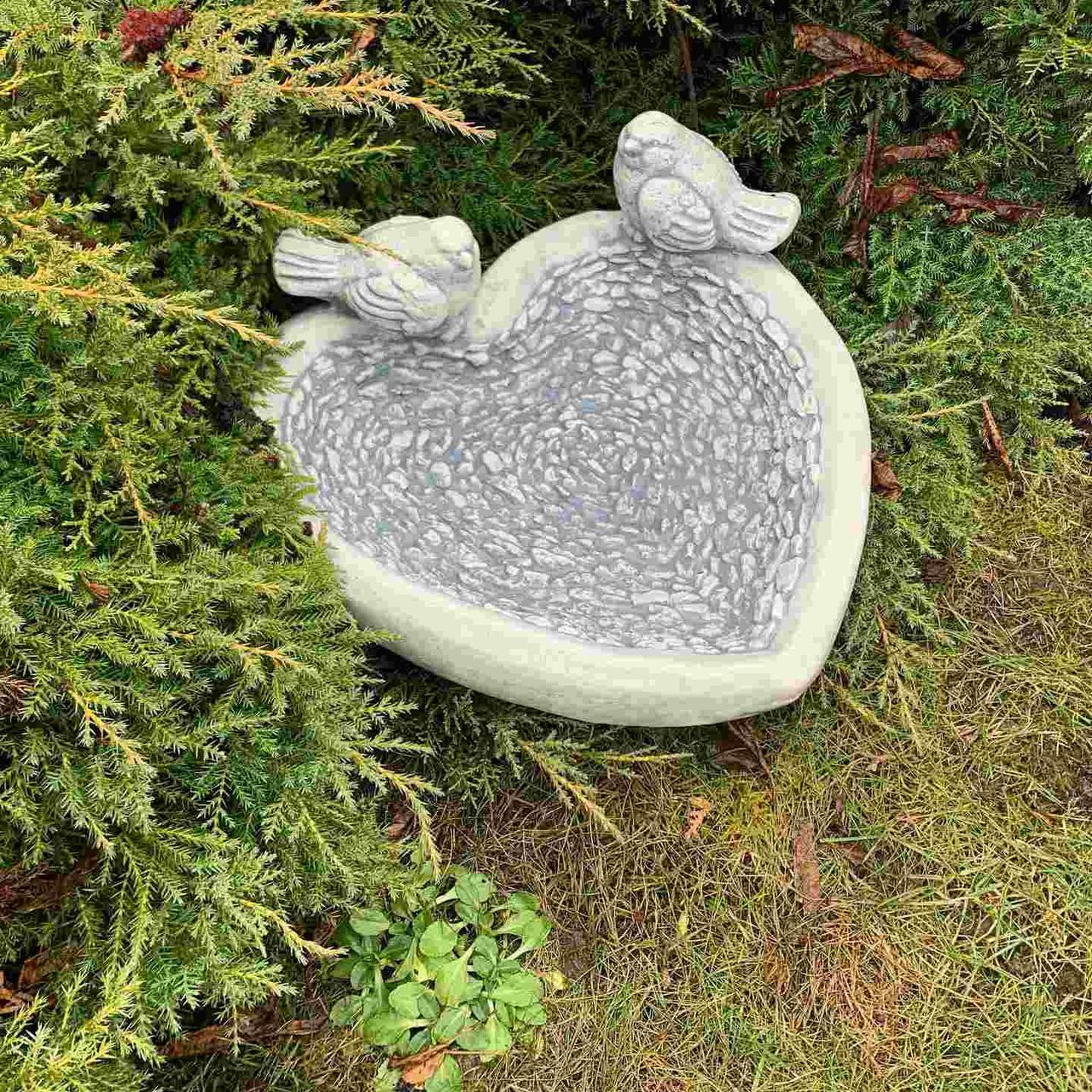 Садовая фигура/статуэтка Поилка в виде сердца из цемента ручная работа 37 см (63402)