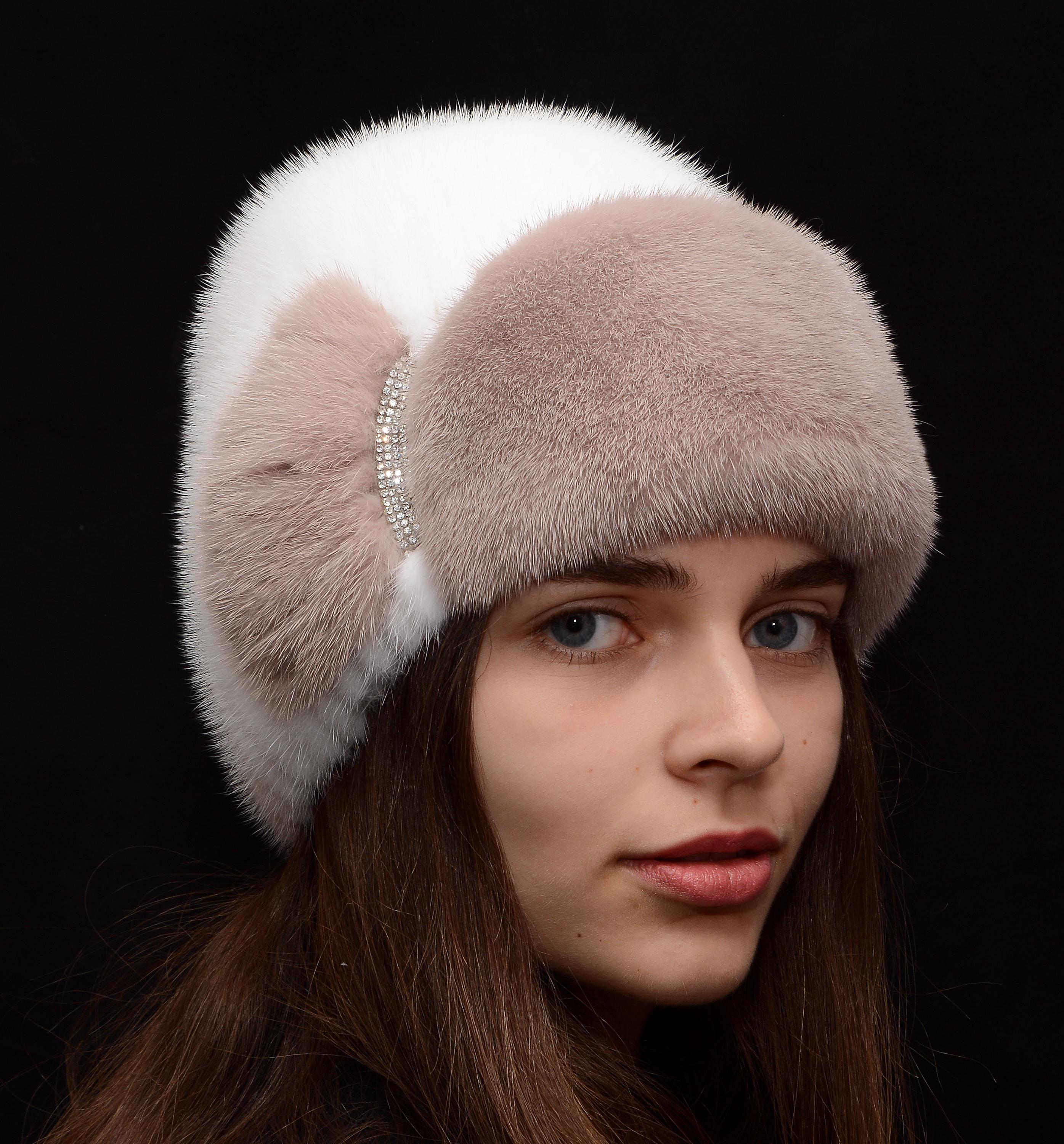 Зимняя женская шапка Меховой стиль Лобик из вязаной натуральной норки Белый/Какао (132/1/G)