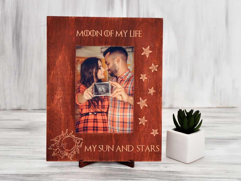 Фоторамка WoodPresentStudio Moon of my life 13х18 вертикальная Красное дерево