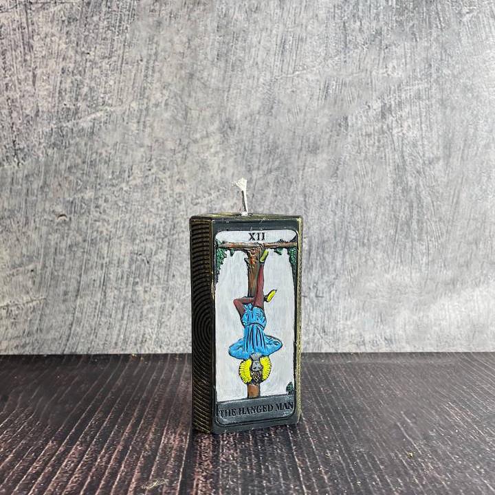Свеча восковая карта Таро-Повешенный Черный (1320)