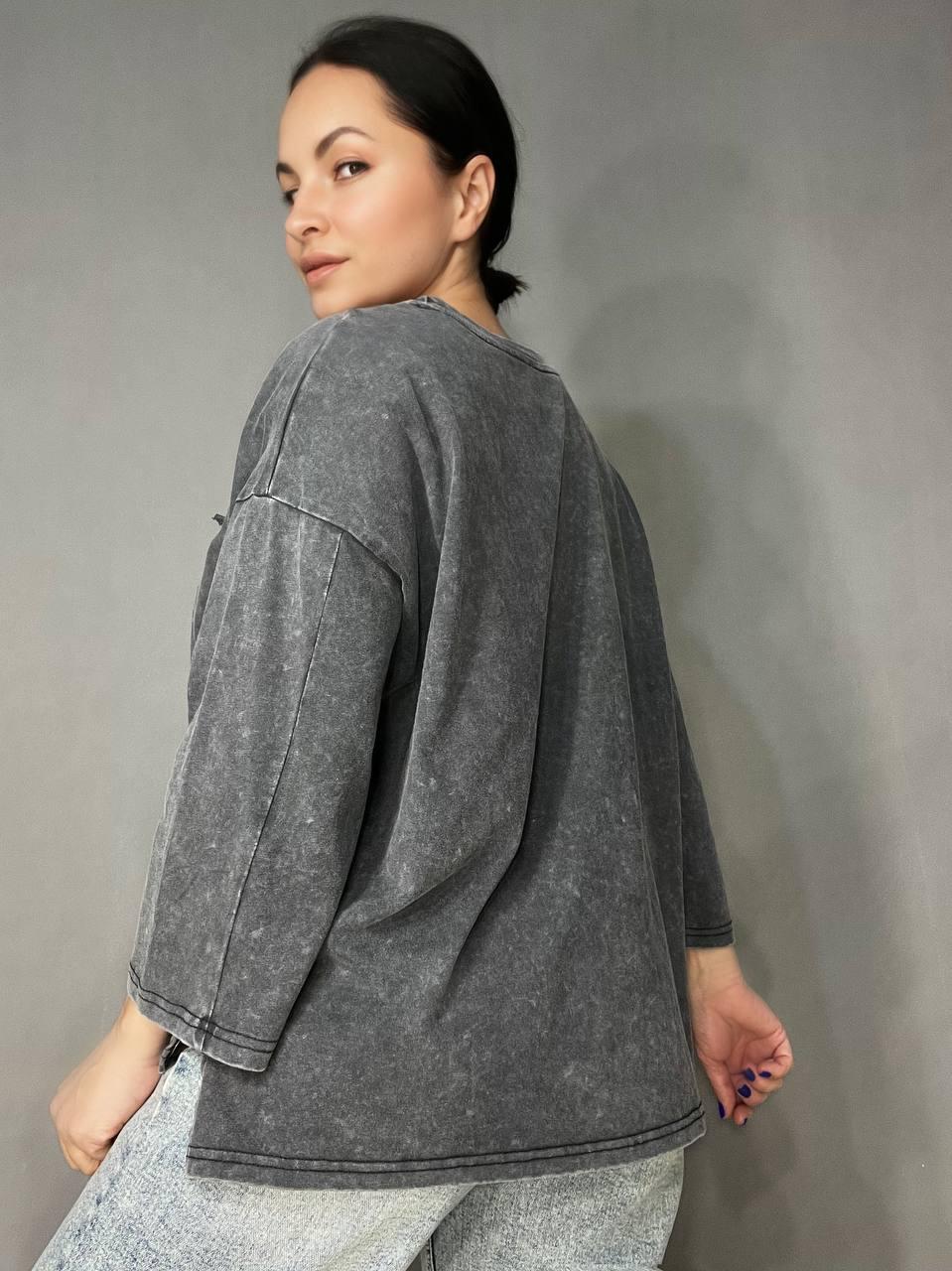 Футболка жіноча A-N 26029 широка варена тай дай довгий рукав 3\4 з вишивкою попереду OS Сірий (4015) - фото 8 Футболка жіноча A-N 26029 широка варена тай дай довгий рукав 3\4 з вишивкою попереду OS Сірий (4015) - фото 8