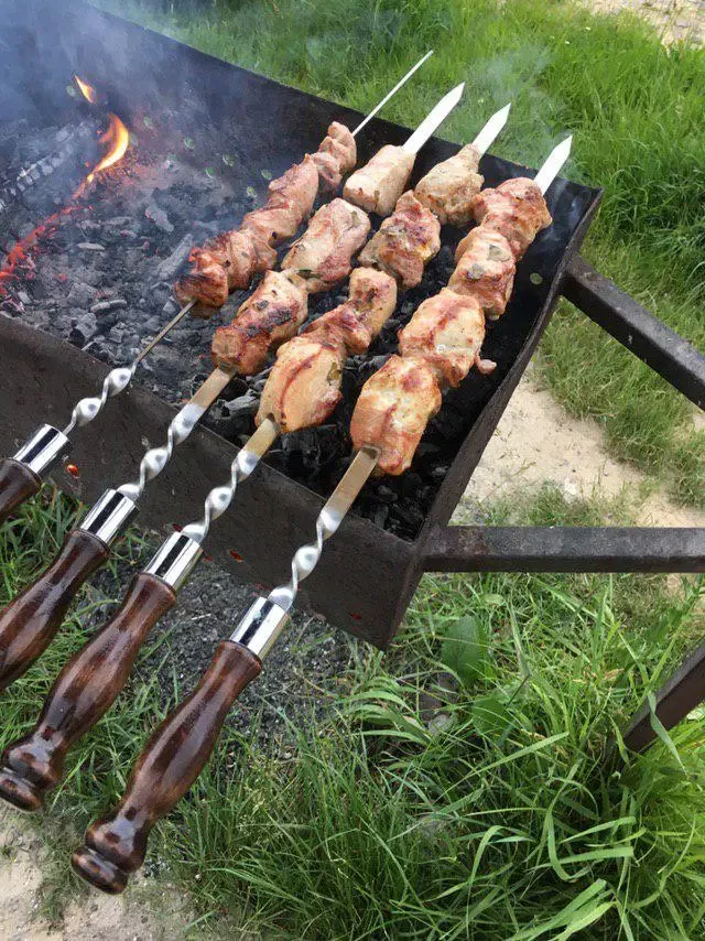 Набір шампурів Кільце з дерев'яною ручкою 4 шт. 40 см (SKK72) - фото 2 Набір шампурів Кільце з дерев'яною ручкою 4 шт. 40 см (SKK72) - фото 2