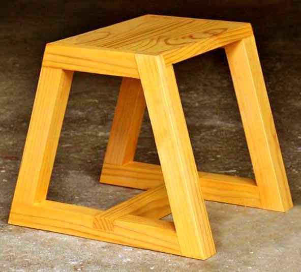 Стульчик из дерева Синюха Карри (ТАБ-003203) Стульчик из дерева Синюха Карри (ТАБ-003203)