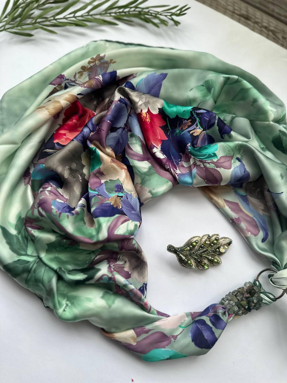 Хустка шовкова My Scarf Смарагдовий сад прикрашена яшмою 90x90 см (25763413) Хустка шовкова My Scarf Смарагдовий сад прикрашена яшмою 90x90 см (25763413)