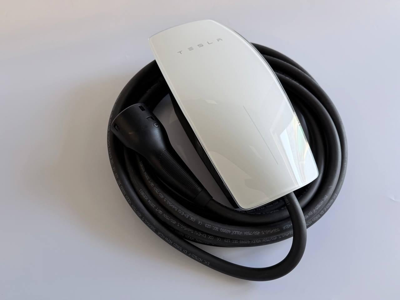 Зарядна станція TESLA Wall Connector Gen 3 22 кВт 3 фази EU