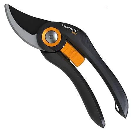 Секатор садовый Fiskars Solid (P32)