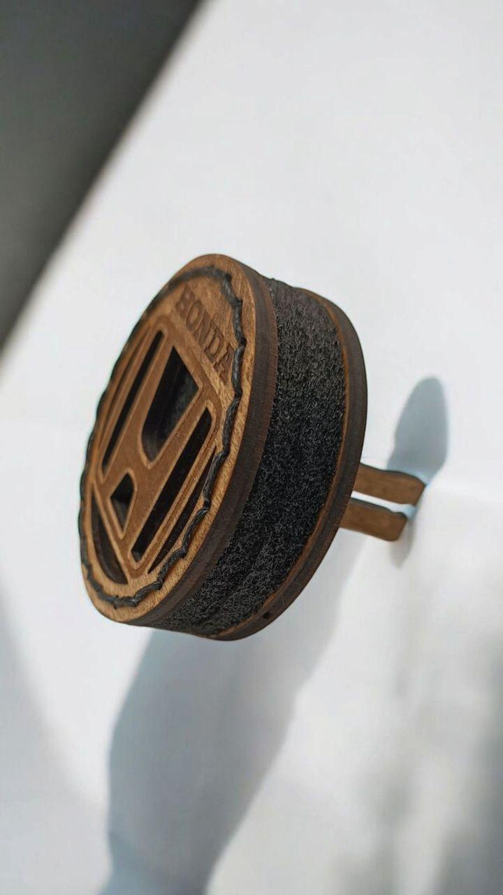 Ароматизатор в дифлектор для авто Honda из дерева и войлока и аромапарфюм 5 мл (78) - фото 6