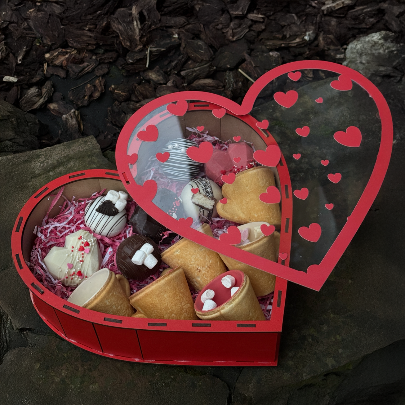 Подарочный набор 6 съедобных чашек и 7 какао бомб с маршмеллоу шоколадный подарок Красное сердце (Е500235) - фото 3 Подарочный набор 6 съедобных чашек и 7 какао бомб с маршмеллоу шоколадный подарок Красное сердце (Е500235) - фото 3