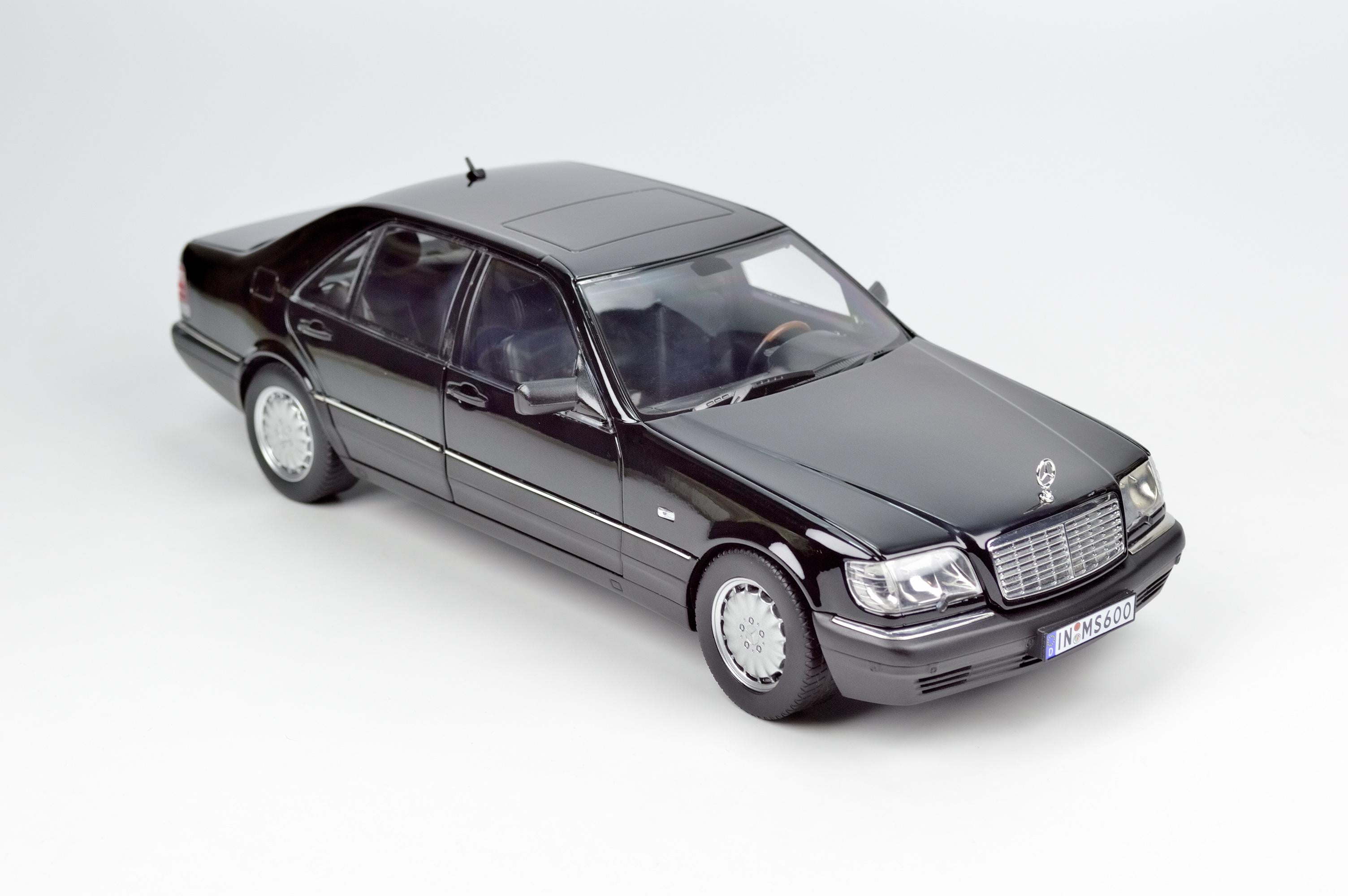 Модель автомобиля Mission Models Mercedes S600 W140 1:18 Черный (15)